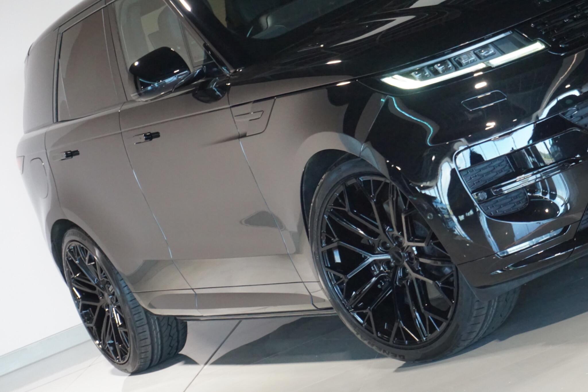 Land Rover Range Rover Sport 3.0 D300 MHEV Dynamic SE SUV 5dr Diesel Auto 4WD Euro 6 (s/s) (300 ps)